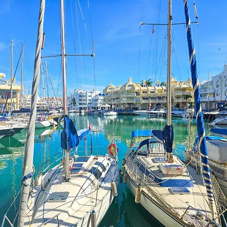Beachfront In Marina Lejlighed Benalmádena